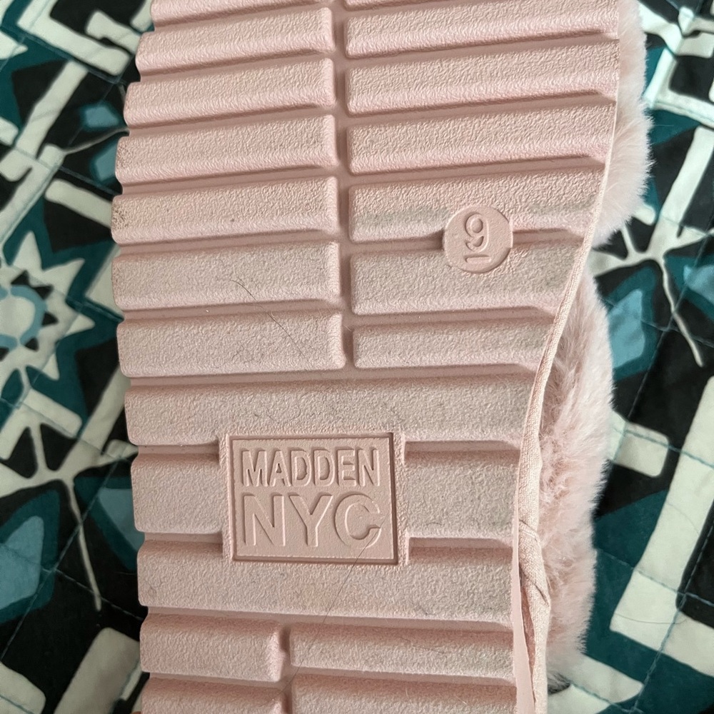 Platform Slippers - Picture 2 of 3